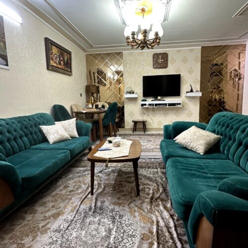 سرویس مبل راحتی 8نفره به همراه میزناهارخوری 4نفره