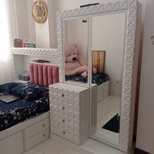 تخت و میز آرایش