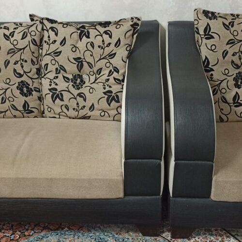 مبل راحتی کاملا سالم