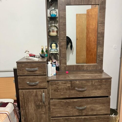 کمد لباس و میز آرایش با سه تا کشو