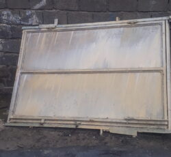 درب حیاط وانباری