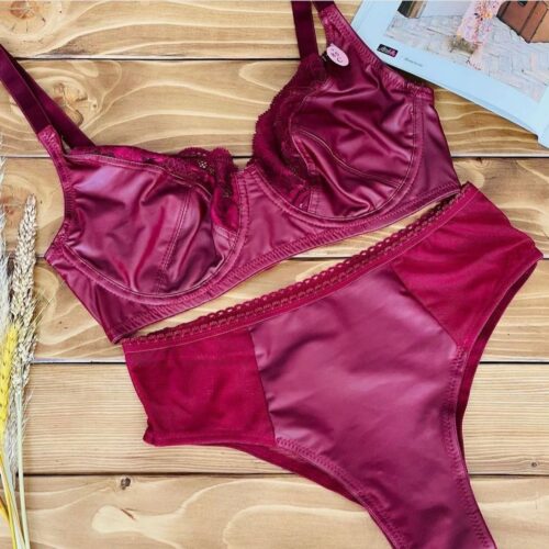 پوشاک یاسی جون