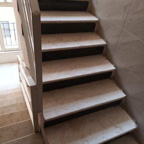 واحد دو خوابه شناور در نور