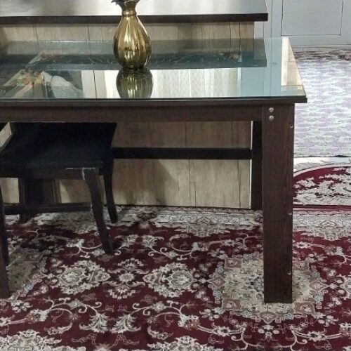 میز ناهارخوری و میز تلفن و سه عدد میز عسلی