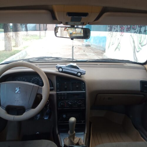 پژو 405مدل 92 نقره ای تمییز