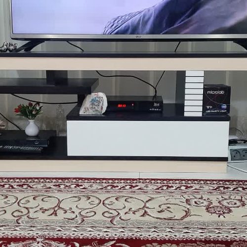 مبل ومیز تلوزیون