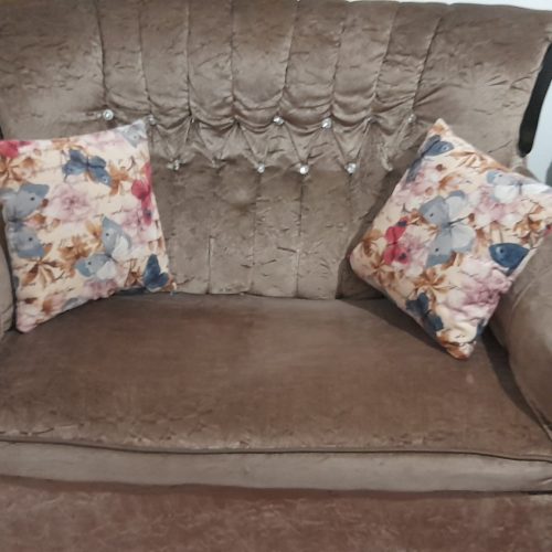 مبل 7 نفره(کارکرده) به همراه عسلی و کوسن