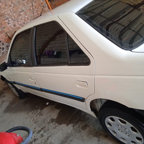 پژو آردی درجه یک رنگ سفید بی خط وخش