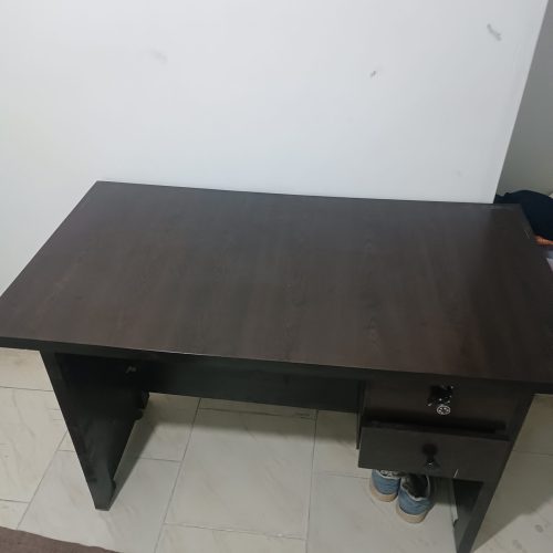 صندلی و میز کامپیوتر