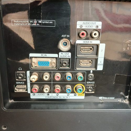 تلوزیون32 اینچ سامسونگ به همراه میز تلوزیون