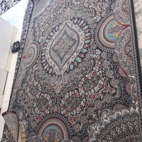 سه تخته فرش 6متری یک شکل و یه جور