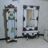 آینه ومیز وساعت چوبی
