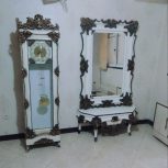 آینه ومیز وساعت چوبی