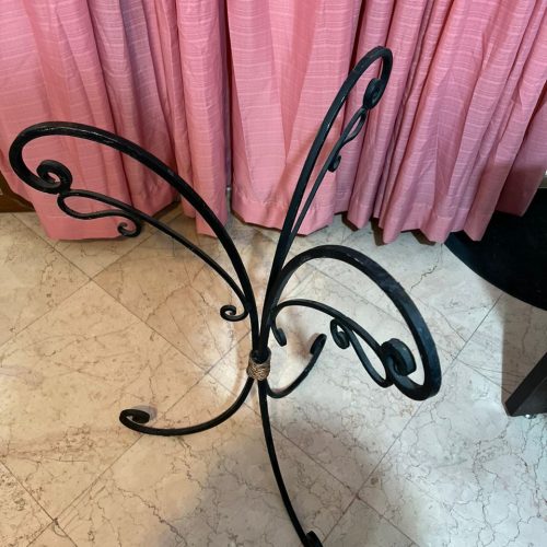 فروش فوری میز تلویزیون فرفورژه