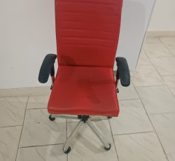 صندلی و میز کامپیوتر
