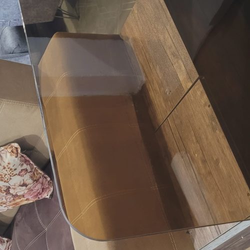 مبل در حد نو بسیار محکم و تمیز