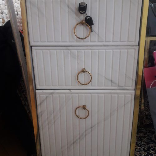 فروش میز ناخن و کمد کوچک