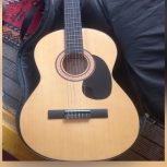 گیتار m2 دوماه استفاده شده