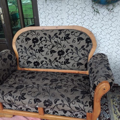 یک دست مبل شش نفره