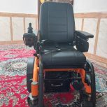 یک ویلچر برقی کار کرد تمیز