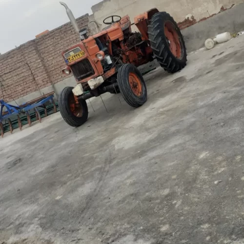 تراکتور رومانی با تریلی