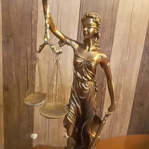 وکیل پایه یک دادگستری و مشاوره حقوقی
