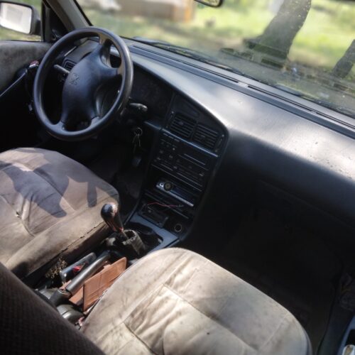 پژو 405 مدل2000 رنگ یشمی