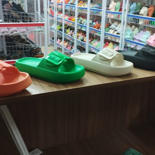 دمپایی سگگ دار