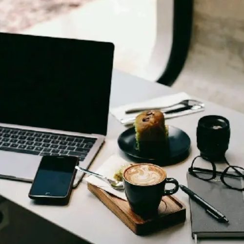 ادمین تلگرام ،مترجم،تایپیست…اگه دنبال کاردر منزل خوب میگردی این کار واسه شماست