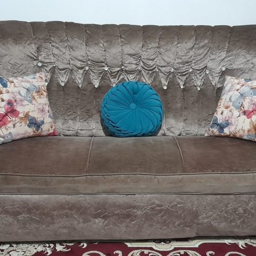 مبل 7 نفره(کارکرده) به همراه عسلی و کوسن