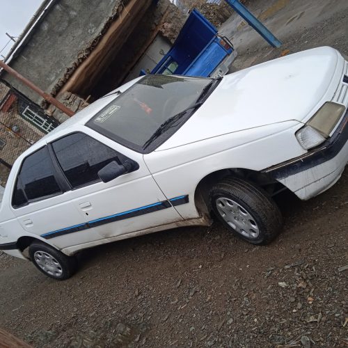 پژو آردی درجه یک رنگ سفید بی خط وخش