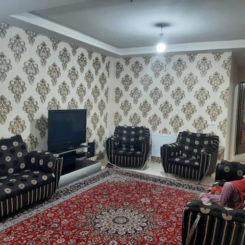 آپارتمان بر خیابان اصلی نزدیک آبگرم ها