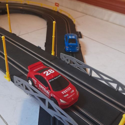 اسباب بازی مسابقه اتومبیلرانی (رود ریسینگ)