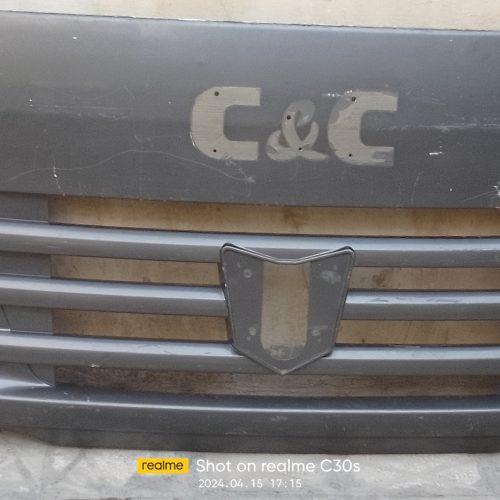 جلو پنجره هووو HOWo