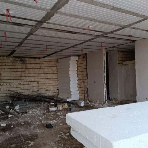 ساختمان نیمه سازشخرک گرجی