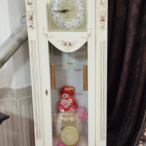 ساعت ایستاده در حد نو به فروش میرسد