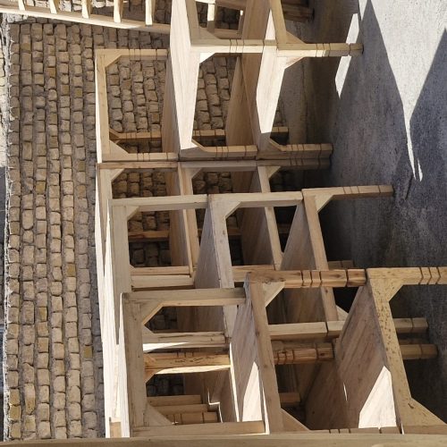تخت و صندلی سنتی
