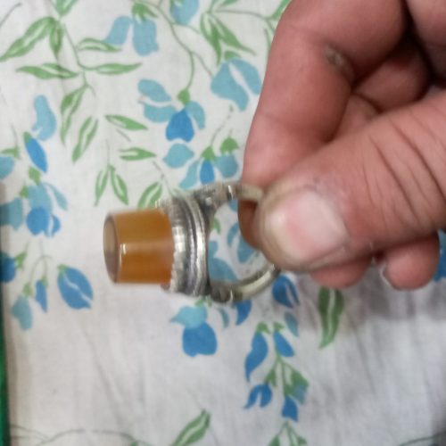 یک عددانگشترنقره..بانگین یاقوت..