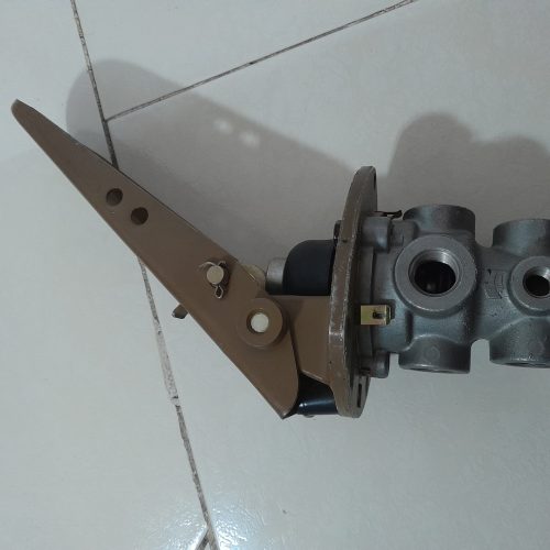 پدال کلاچ لودر