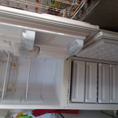 یخچال فریزر سر هم سالم و تمیز