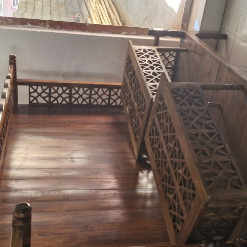تخت و صندلی سنتی