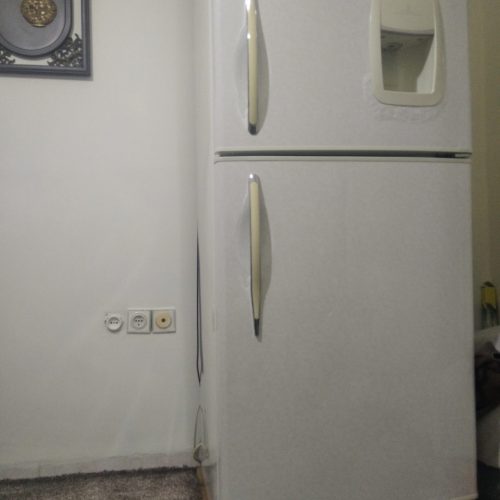 یخچال فریزر یخساران سالم و تمیز از لحاظ موتوری سالم و بدون تعمیر