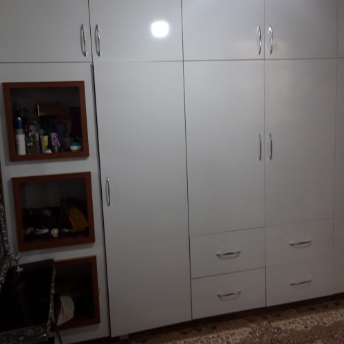 خانه فروشی در باغ معروف