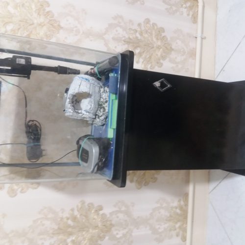 آکواریوم با تمامی لوازم