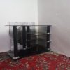 میزتلویزیون شیشه ای