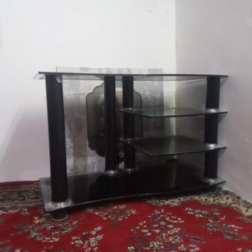میزتلویزیون شیشه ای