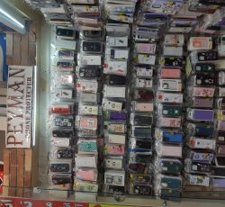 فروشنده موبایل و لوازم جانبی