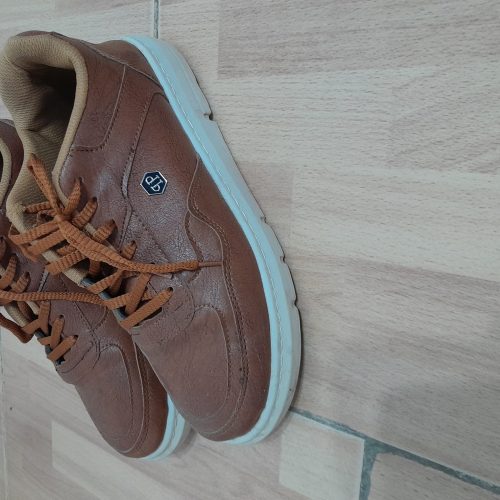 فروش کفش وکتونی زنونه در حد نو