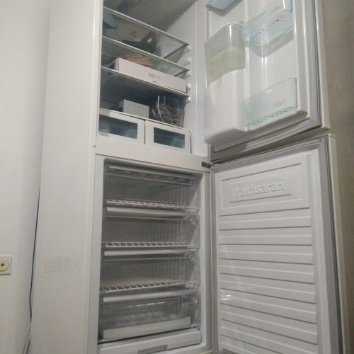 یخچال فریزر یخساران سالم و تمیز از لحاظ موتوری سالم و بدون تعمیر