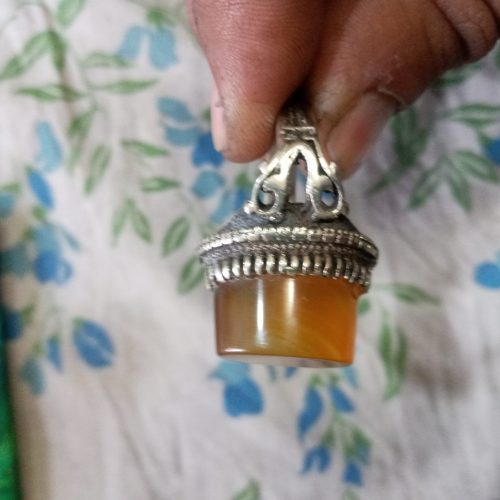 یک عددانگشترنقره..بانگین یاقوت..